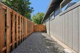 875 NE Eaglenest Ct, Hillsboro, OR 97124 - Photo 41