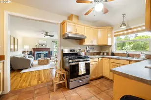 1533 NE Holman St, Portland, OR 97211 - Photo 21