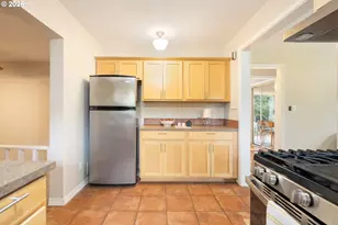 1533 NE Holman St, Portland, OR 97211 - Photo 25