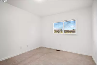 2235 Hoyt St, Salem, OR 97302 - Photo 13