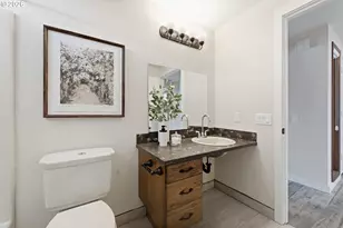 2115 NE 158th Pl, Portland, OR 97230 - Photo 29