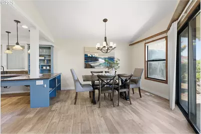2115 NE 158th Pl, Portland, OR 97230 - Photo 11