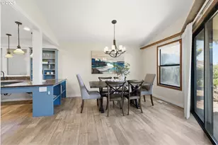 2115 NE 158th Pl, Portland, OR 97230 - Photo 11
