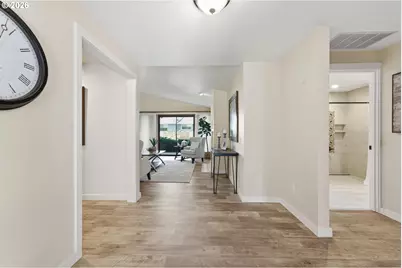 2115 NE 158th Pl, Portland, OR 97230 - Photo 3