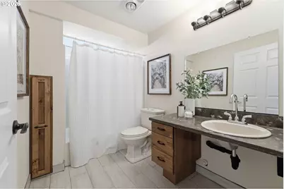 2115 NE 158th Pl, Portland, OR 97230 - Photo 27