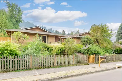 370 SW 4th St, Gresham, OR 97080 - Photo 1