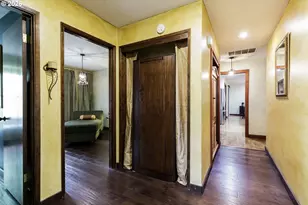 370 SW 4th St, Gresham, OR 97080 - Photo 13