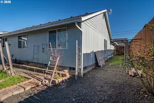 4216 Stella St, Roseburg, OR 97471 - Photo 43