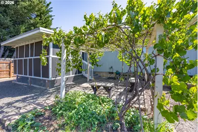 4216 Stella St, Roseburg, OR 97471 - Photo 43