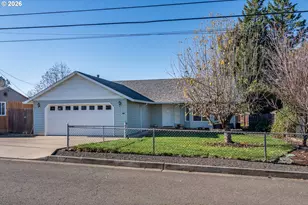 4216 Stella St, Roseburg, OR 97471 - Photo 1