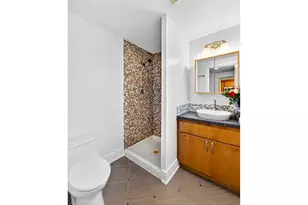 1829 NW Lovejoy St, Portland, OR 97209 - Photo 21