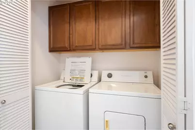 810 E 9th St, Newberg, OR 97132 - Photo 19