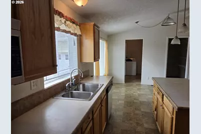 647 Highland Vista Ln, Roseburg, OR 97471 - Photo 13