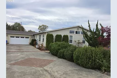 647 Highland Vista Ln, Roseburg, OR 97471 - Photo 1