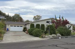 647 Highland Vista Ln, Roseburg, OR 97471 - Photo 3
