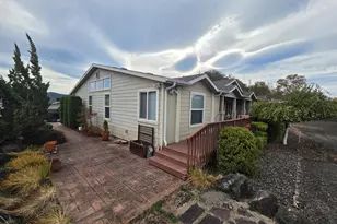647 Highland Vista Ln, Roseburg, OR 97471 - Photo 3