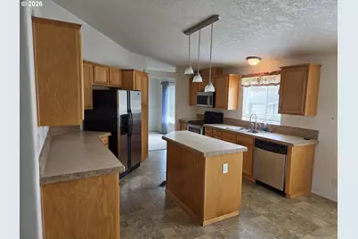 647 Highland Vista Ln, Roseburg, OR 97471 - Photo 11