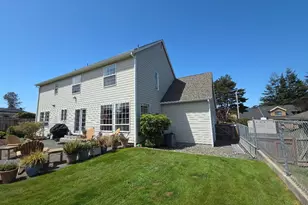 2383 Oregon Ave, North Bend, OR 97459 - Photo 3