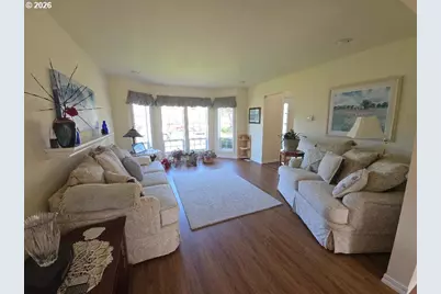 2383 Oregon Ave, North Bend, OR 97459 - Photo 9