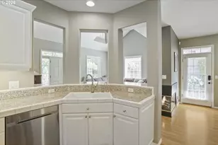 1246 NE Parks Edge Cir, Hillsboro, OR 97124 - Photo 13