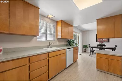 16375 SW Royalty Pkwy, King City, OR 97224 - Photo 15