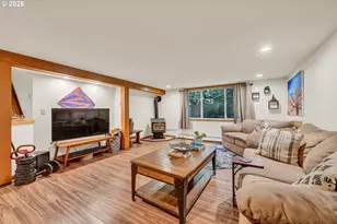 850 E Beacon Dr, Eugene, OR 97404 - Photo 23