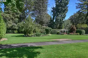 850 E Beacon Dr, Eugene, OR 97404 - Photo 39