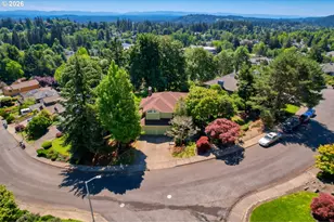 2902 SW Orchard Hill Pl, Lake Oswego, OR 97035 - Photo 3