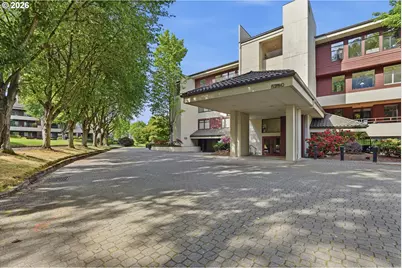 5250 S Landing Dr #308, Portland, OR 97239 - Photo 1