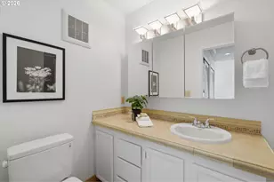 5250 S Landing Dr, Portland, OR 97239 - Photo 15