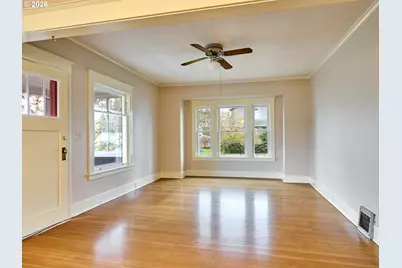 216 S James St, Silverton, OR 97381 - Photo 5