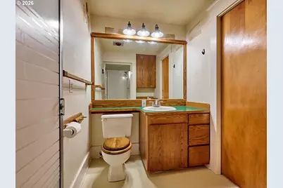 216 S James St, Silverton, OR 97381 - Photo 19
