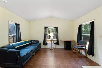 200 Lizzy Ln, Glendale, OR 97442 - Photo 5