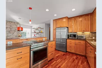 2345 NE Ridgewood Dr, Portland, OR 97212 - Photo 19