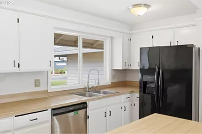 1360 SW 2nd St, McMinnville, OR 97128 - Photo 23