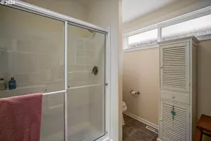 762 SE St Andrews Ln, Dallas, OR 97338 - Photo 29