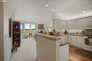762 SE St Andrews Ln, Dallas, OR 97338 - Photo 11