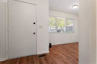 17650 NW Rolling Hill Ln, Beaverton, OR 97006 - Photo 3