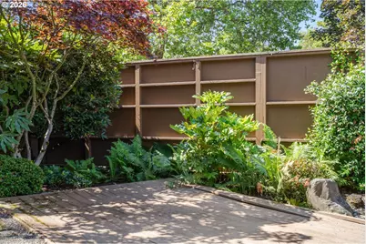 17650 NW Rolling Hill Ln, Beaverton, OR 97006 - Photo 33