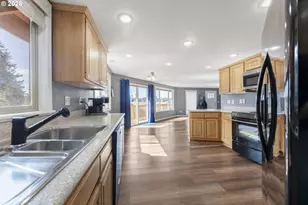 2453 Stephanie Ln, North Bend, OR 97459 - Photo 9