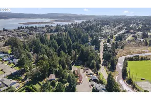 2453 Stephanie Ln, North Bend, OR 97459 - Photo 47