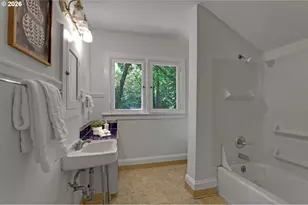 2160 SW Kings Ct, Portland, OR 97205 - Photo 23