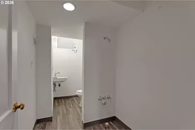 2160 SW Kings Ct, Portland, OR 97205 - Photo 33