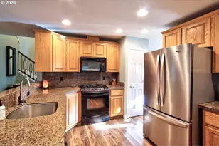 1943 NE 51st Ave, Hillsboro, OR 97124 - Photo 9