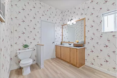 3231 NE Holland Ct, Portland, OR 97211 - Photo 21