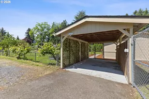 3231 NE Holland Ct, Portland, OR 97211 - Photo 43