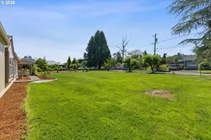 3231 NE Holland Ct, Portland, OR 97211 - Photo 39