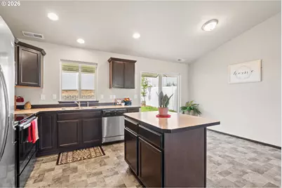 410 Costanza Ave, Umatilla, OR 97882 - Photo 11