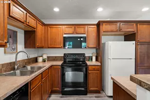 38796 Cascadia Village Dr, Sandy, OR 97055 - Photo 9