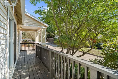 38796 Cascadia Village Dr, Sandy, OR 97055 - Photo 21